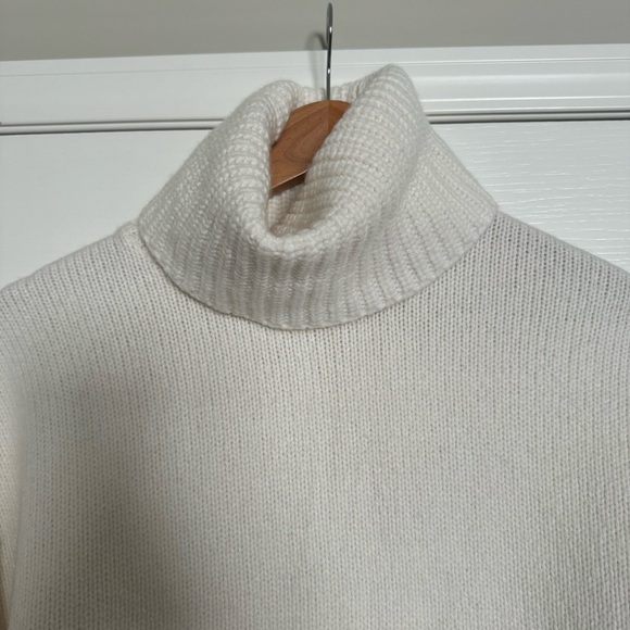 Madewell Sadler Turtleneck in antique cream color size M - Picture 5 of 10